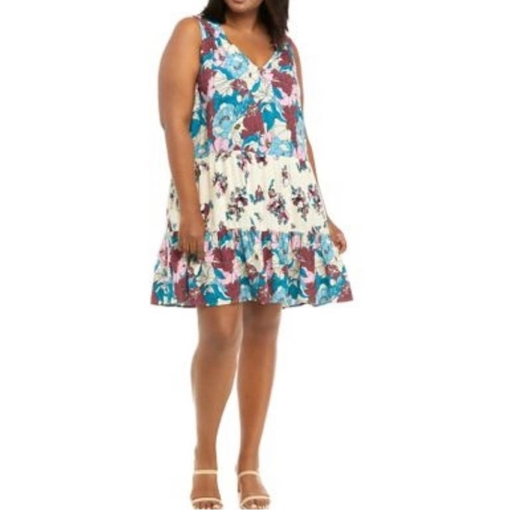 True Craft NWT  floral print , tiered ruffle/shirred dress, size 4X